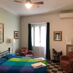 flat-for-tourist-use-a-stones-throw-from-center.it-romehotels.com/